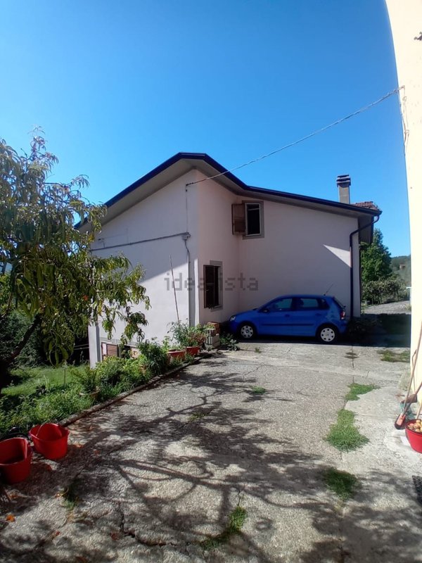 casa indipendente in vendita a Fivizzano in zona Moncigoli