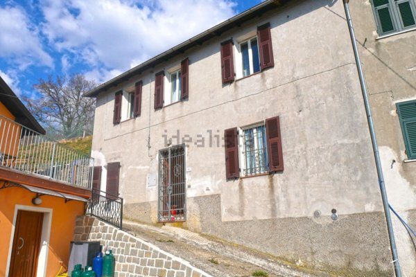 casa indipendente in vendita a Fivizzano