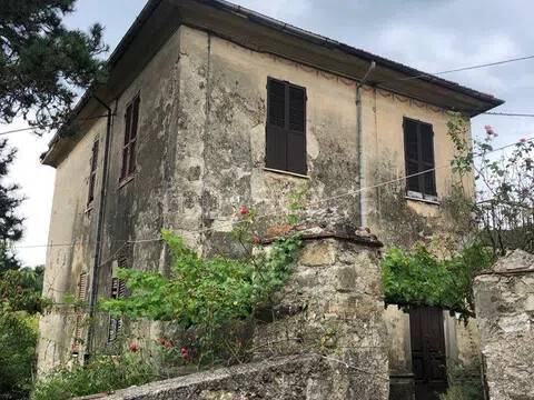 casa indipendente in vendita a Fivizzano