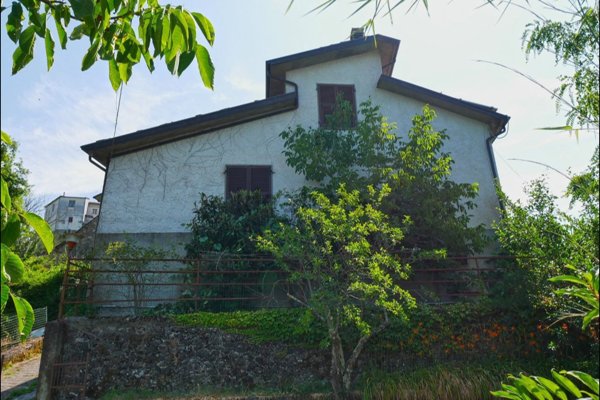 casa indipendente in vendita a Fivizzano