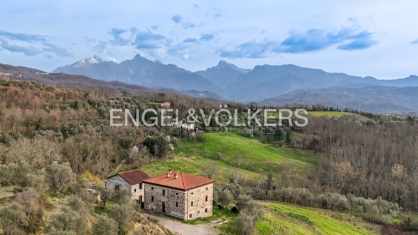 casa indipendente in vendita a Fivizzano in zona Moncigoli