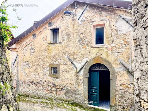 casa indipendente in vendita a Fivizzano