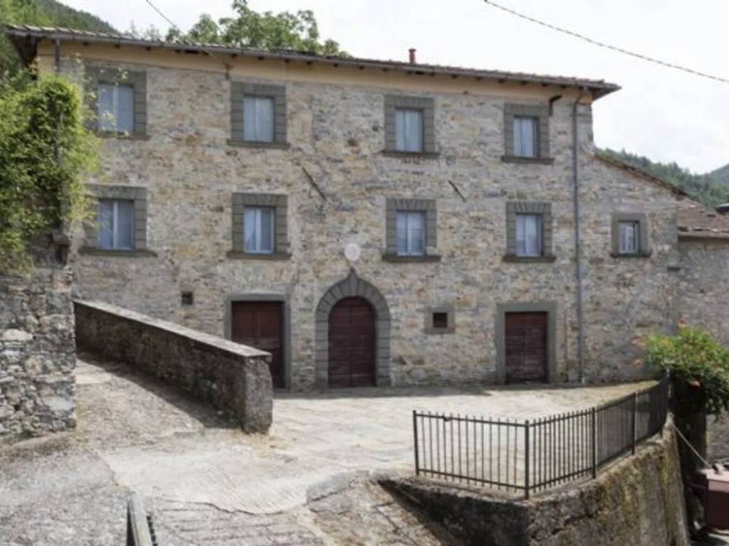 casa indipendente in vendita a Fivizzano