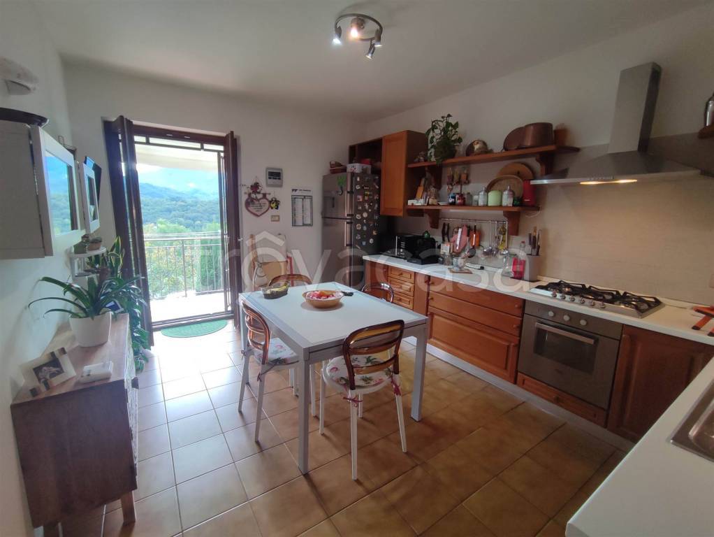 casa semindipendente in vendita a Fivizzano in zona Moncigoli