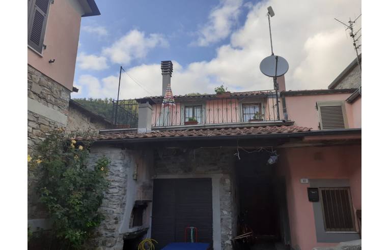casa indipendente in vendita a Fivizzano in zona Panigaletto