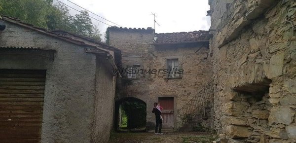 casale in vendita a Fivizzano in zona Caugliano