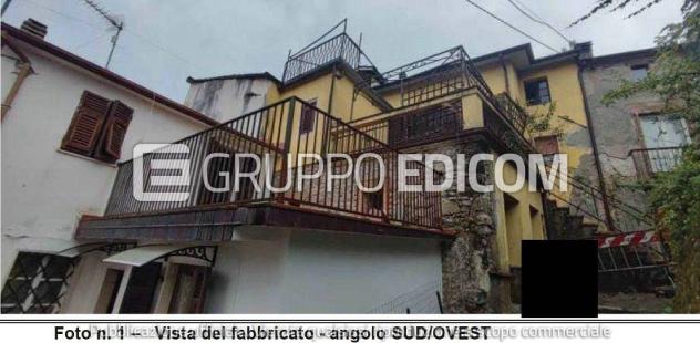 appartamento in vendita a Fivizzano in zona Piano di Collecchia