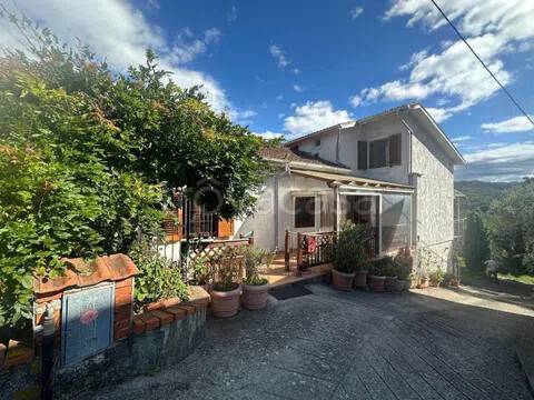 casa indipendente in vendita a Fivizzano