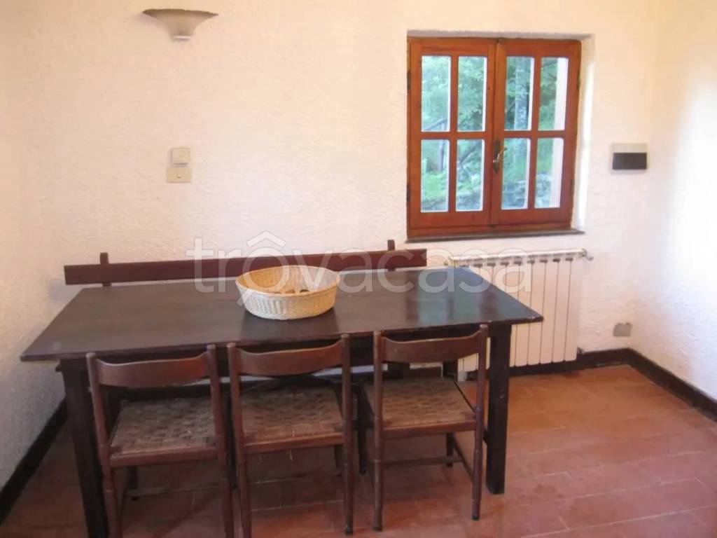 casa indipendente in vendita a Fivizzano in zona Cotto