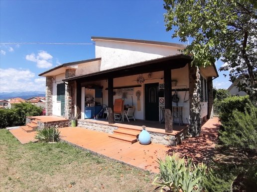 casa indipendente in vendita a Fivizzano