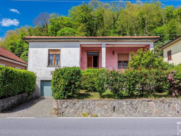 casa indipendente in vendita a Fivizzano