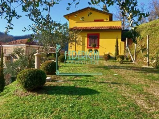 casa indipendente in vendita a Fivizzano in zona Tenerano