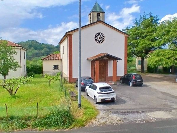 casa indipendente in vendita a Fivizzano in zona Piano di Collecchia