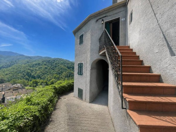casa indipendente in vendita a Fivizzano in zona San Terenzo