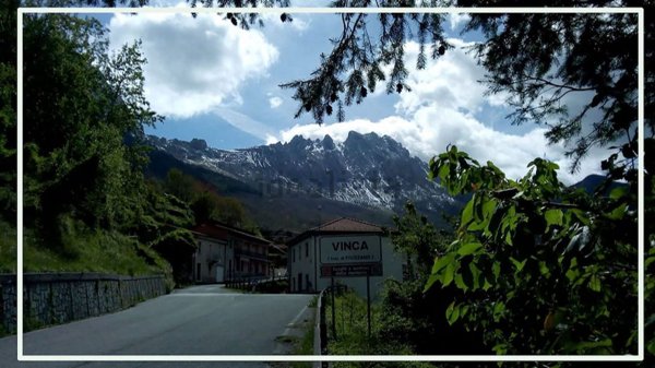 casa indipendente in vendita a Fivizzano in zona Vinca