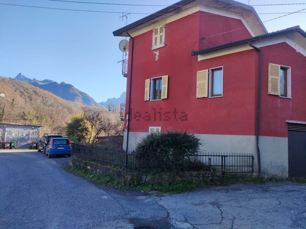 casa indipendente in vendita a Fivizzano in zona Pian di Molino