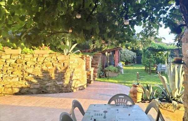casa indipendente in vendita a Fivizzano