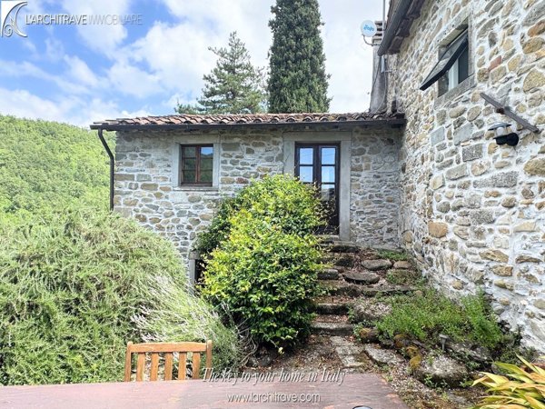 casa indipendente in vendita a Fivizzano