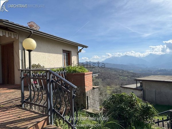 casa indipendente in vendita a Fivizzano