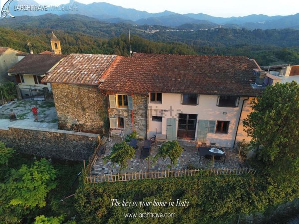 casa indipendente in vendita a Fivizzano