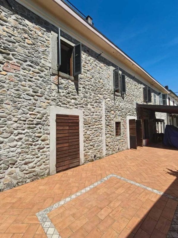 casa indipendente in vendita a Fivizzano in zona Soliera Apuana