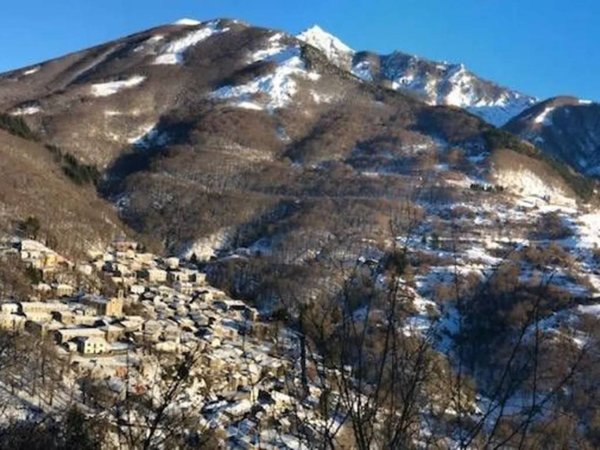 appartamento in vendita a Fivizzano in zona Sassalbo