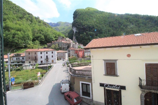 appartamento in vendita a Fivizzano in zona Equi Terme
