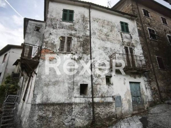 casa indipendente in vendita a Fivizzano in zona Colla