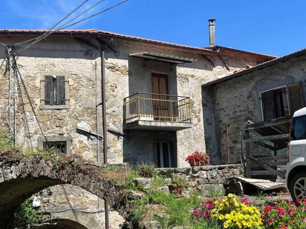 appartamento in vendita a Fivizzano in zona Turlago