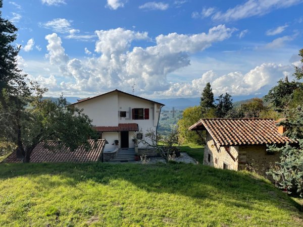 casa indipendente in vendita a Fivizzano in zona Cerignano
