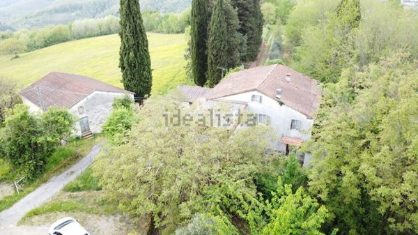 casa semindipendente in vendita a Fivizzano