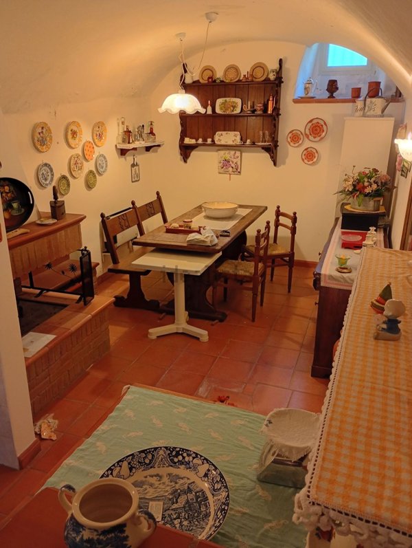casa semindipendente in vendita a Fivizzano in zona Equi Terme