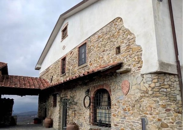 casa indipendente in vendita a Fivizzano