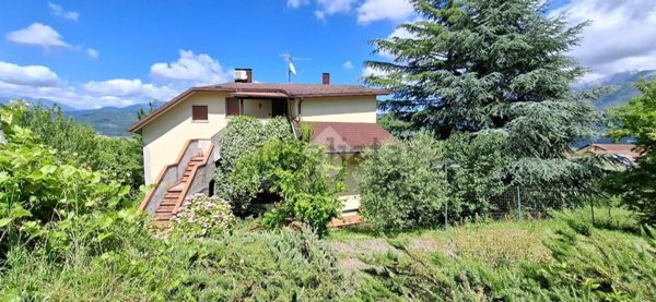 casa indipendente in vendita a Fivizzano in zona Campiglione