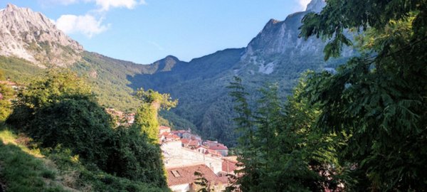 casa indipendente in vendita a Fivizzano in zona Vinca