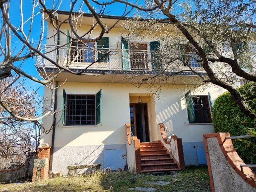 casa semindipendente in vendita a Fivizzano in zona Verrucola