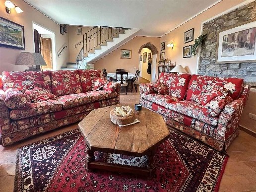 casa indipendente in vendita a Fivizzano in zona Magliano