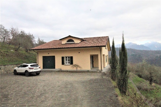 casa indipendente in vendita a Fivizzano in zona Rometta