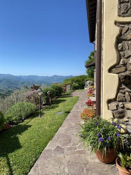 casa indipendente in vendita a Fivizzano in zona Agnino