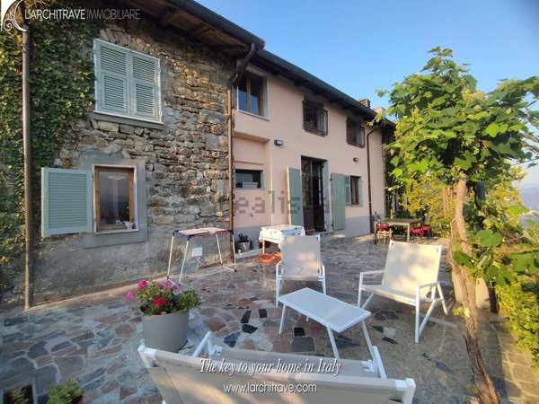casa indipendente in vendita a Fivizzano in zona Piano di Collecchia