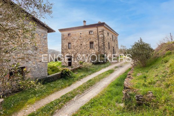 casa indipendente in vendita a Fivizzano in zona Moncigoli