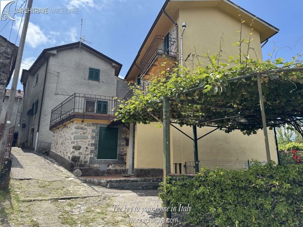 quadrivano in vendita a Fivizzano in zona Campiglione