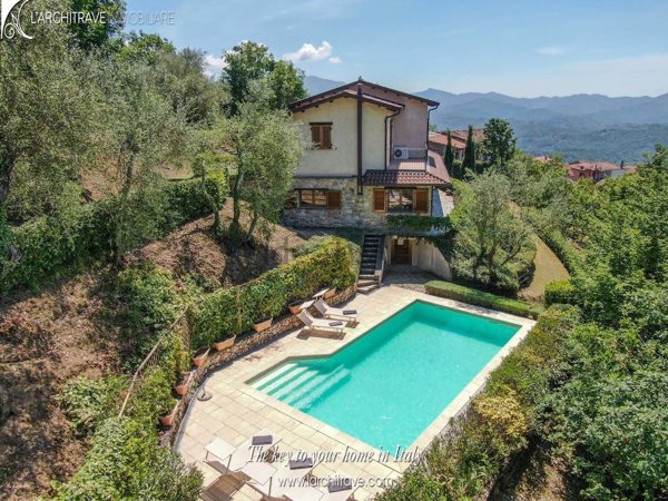 casa indipendente in vendita a Fivizzano in zona Canneto