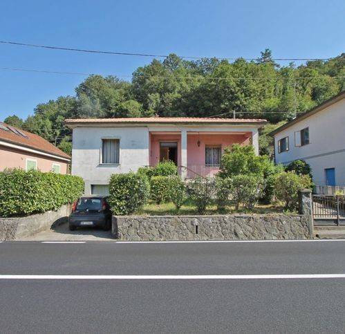 casa indipendente in vendita a Fivizzano in zona Rometta