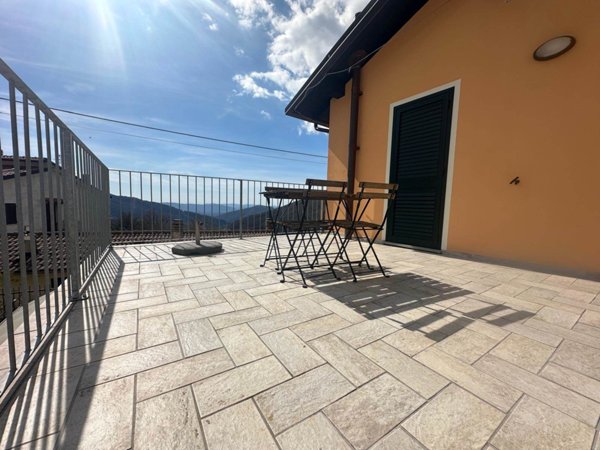 casa indipendente in vendita a Fivizzano in zona Vendaso