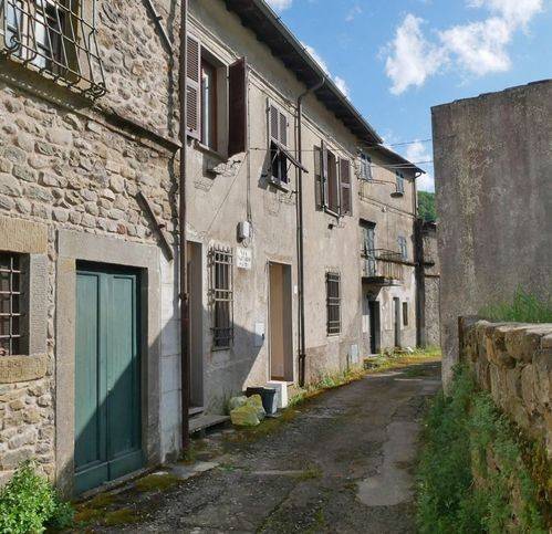 casa indipendente in vendita a Fivizzano in zona Posara