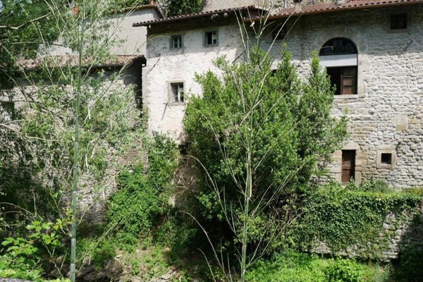 casa indipendente in vendita a Fivizzano in zona Verrucola