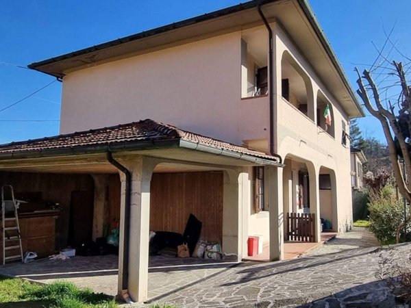 casa indipendente in vendita a Fivizzano