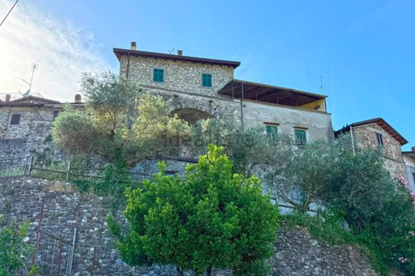 casa indipendente in vendita a Fivizzano