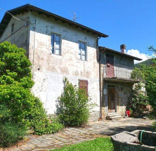 casa indipendente in vendita a Fivizzano